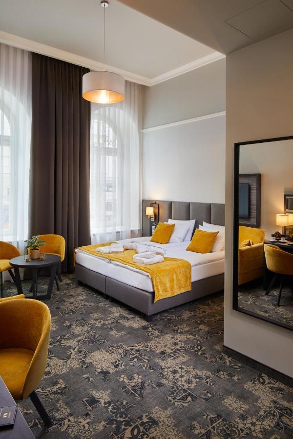 Superior Triple Room Bath